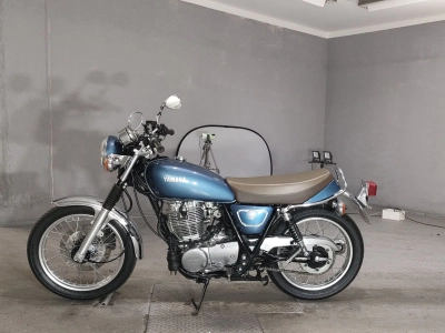Yamaha SR400-1