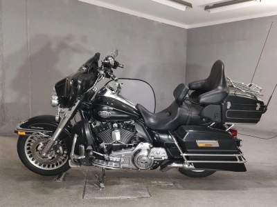 Harley-Davidson HARLEY FLHTCU1580