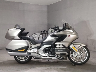 Honda GL1800 TOUR DCT