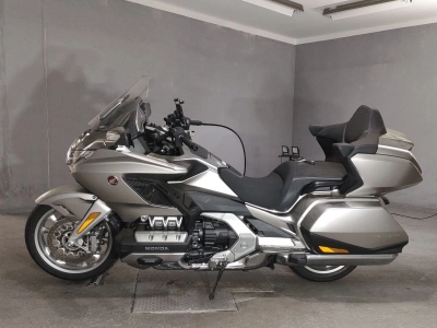 Honda GL1800 TOUR DCT