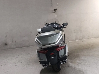 Honda GL1800 TOUR DCT