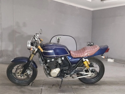 Kawasaki ZRX400