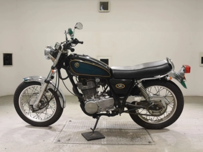 Yamaha SR400-2