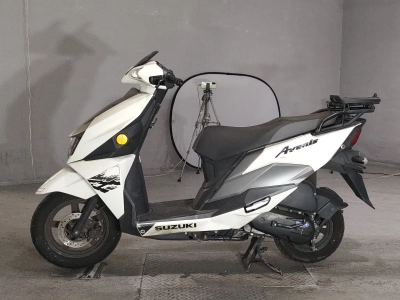 Suzuki AVENIS125