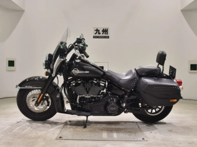 Harley-Davidson  HARLEY FLHCS1870