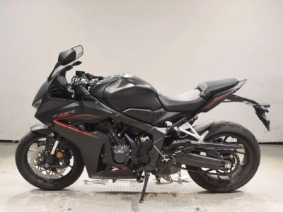 Honda CBR650R-2