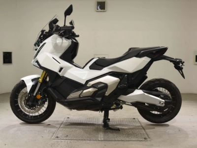 Honda X-ADV750-2