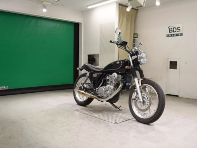Yamaha SR400-3