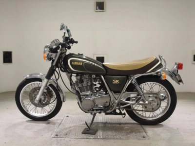 Yamaha SR400-4
