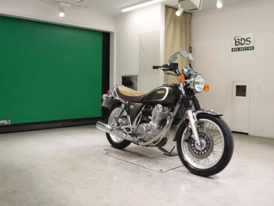 Yamaha SR400-4