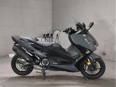 Yamaha T-MAX560