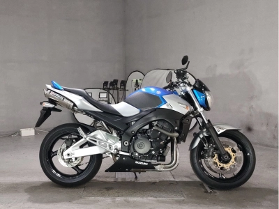 Suzuki GSR400