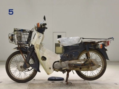 Honda C90