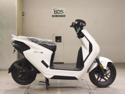 Honda EM1E: