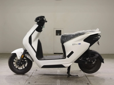 Honda EM1E: