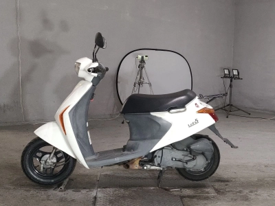 Suzuki LET'S5