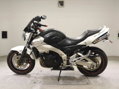 Suzuki GSR400ABS