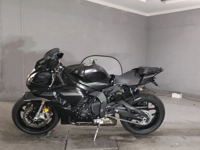 Yamaha YZF-R1