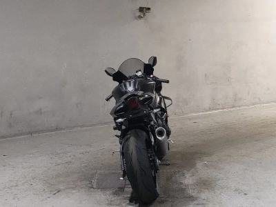 Yamaha YZF-R1