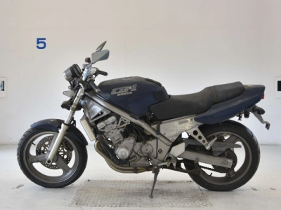 Honda CB-1(SHO LOUIS  NOT EQUIPPED )