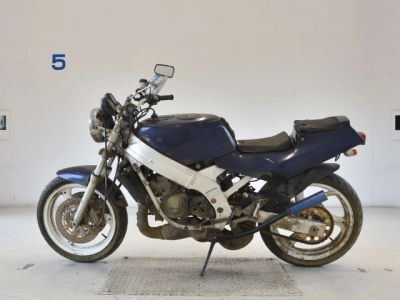 Suzuki RGV250-1(SHO LOUIS  NOT EQUIPPED )