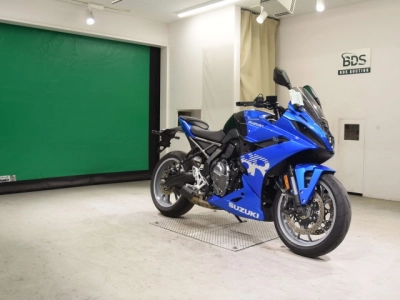 Suzuki GSX-8R