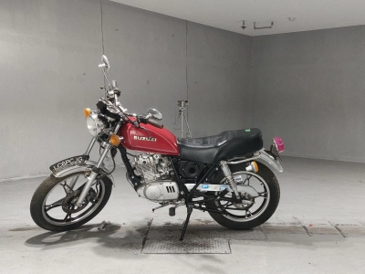 Suzuki GN125H