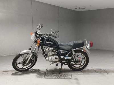 Suzuki GN125H