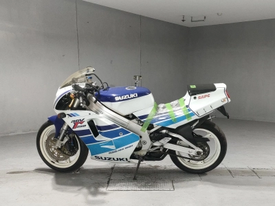 Suzuki RGV250