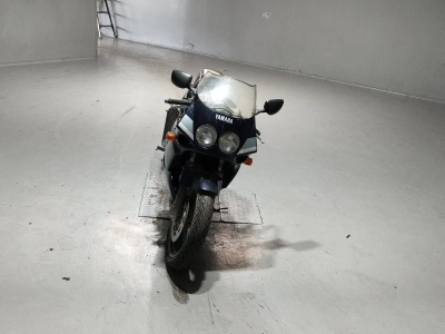 Yamaha FZR250R-1