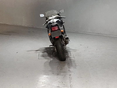 Yamaha FZR250R-1