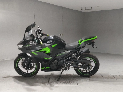 Kawasaki NINJA400