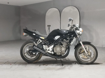 Suzuki BANDIT250-1