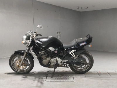 Suzuki BANDIT250-1