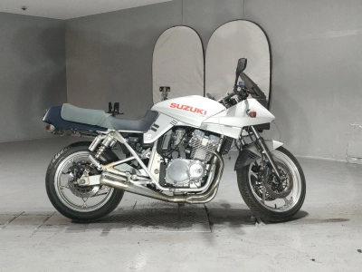 Suzuki GSX400S KATANA