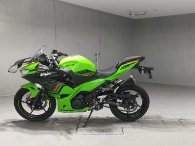 Kawasaki NINJA400