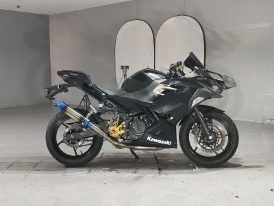 Kawasaki NINJA400