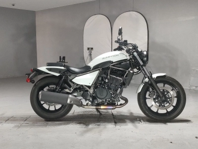 Kawasaki ELIMINATOR 400-1