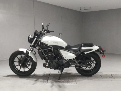 Kawasaki ELIMINATOR 400-1