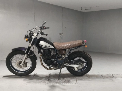 Yamaha TW225