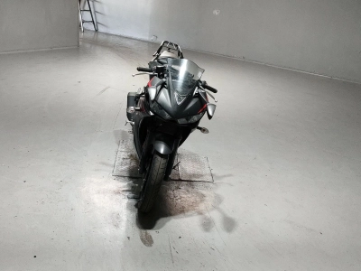 Yamaha YZF-R25