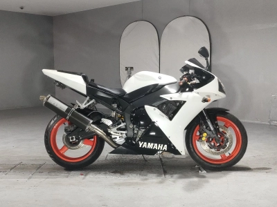 Yamaha YZF-R1