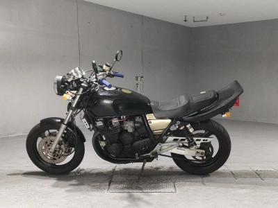 Yamaha XJR400