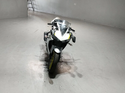 Yamaha YZF-R25