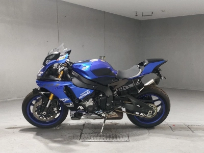 Yamaha YZF-R1