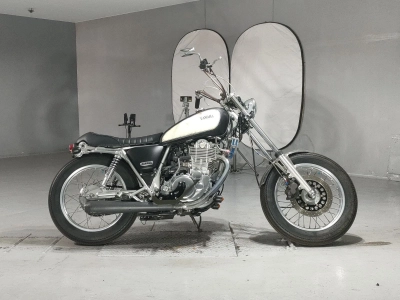 Yamaha SR400-1