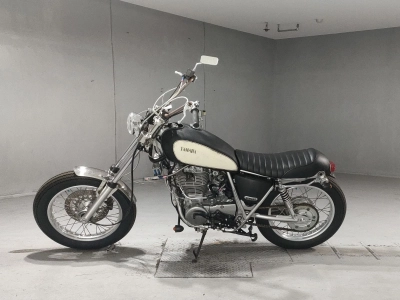 Yamaha SR400-1