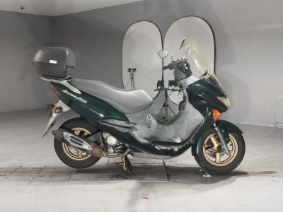 Suzuki AVENIS150