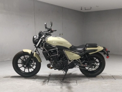 Kawasaki ELIMINATOR 400-1