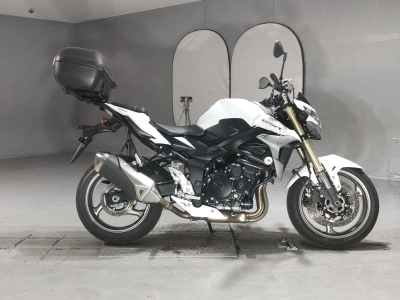 Suzuki GSR750